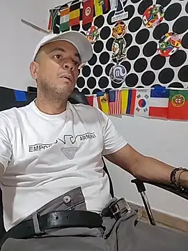 latinmartin73 online show from June 27, 2026, 7:41 pm