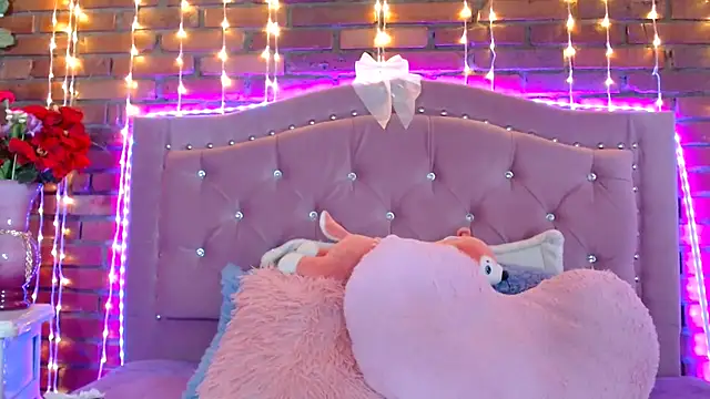 dulcevegga online show from January 31, 2025, 6:24 am