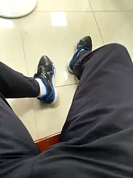 Snapshot of huzi518 chatting on September 18, 2025, 7:21 am huzi518 online show from September 18, 2025, 7:21 am