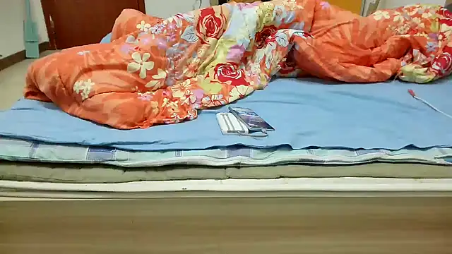 Snapshot of huzi518 chatting on October 21, 2025, 12:06 pm huzi518 online show from October 21, 2025, 12:06 pm