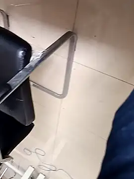 Snapshot of huzi518 chatting on October 30, 2025, 2:46 am huzi518 online show from October 30, 2025, 2:46 am