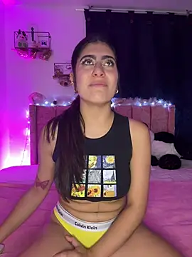 Snapshot of miakhalifaaa_ chatting on January 1, 2025, 1:15 am miakhalifaaa online show from January 1, 2025, 1:15 am