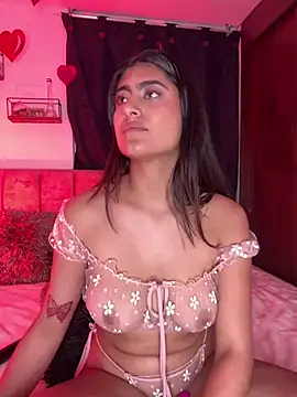 Snapshot of miakhalifaaa_ chatting on February 13, 2025, 1:40 am miakhalifaaa online show from February 13, 2025, 1:40 am