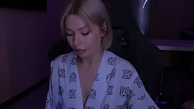 Snapshot of Sasha_Mason chatting on October 12, 2025, 2:32 am Sasha Mason online show from October 12, 2025, 2:32 am