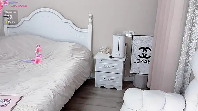 Snapshot of Caitlyn__ chatting on January 3, 2025, 4:48 pm Caitlyn online show from January 3, 2025, 4:48 pm