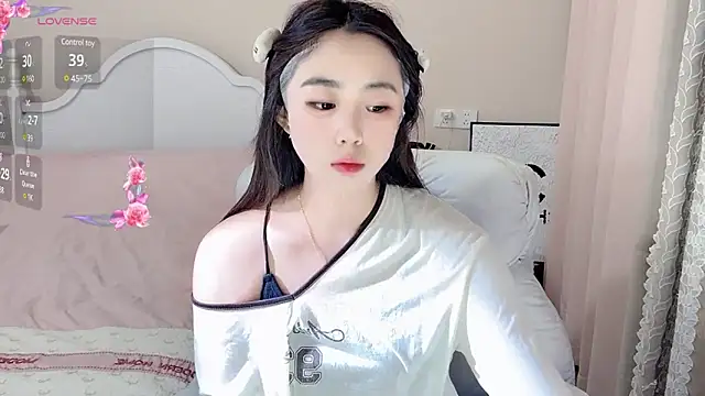 Snapshot of Caitlyn__ chatting on March 4, 2025, 11:29 am Caitlyn online show from March 4, 2025, 11:29 am