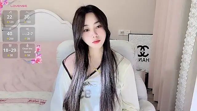 Snapshot of Caitlyn__ chatting on March 4, 2025, 2:32 pm Caitlyn online show from March 4, 2025, 2:32 pm