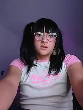 Snapshot of Kiitygirl chatting on July 7, 2026, 7:23 am Kiitygirl online show from July 7, 2026, 7:23 am