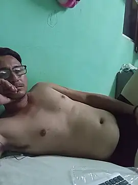 Snapshot of Andresguz35 chatting on November 10, 2025, 6:01 am Andresguz35 online show from November 10, 2025, 6:01 am