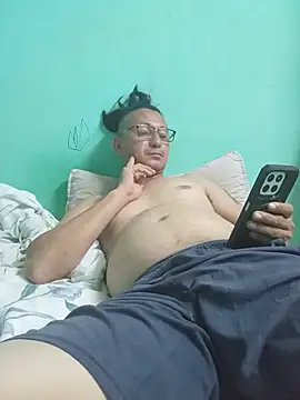 Andresguz35 online show from July 5, 2026, 5:58 am