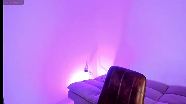 soy jess03 online show from June 9, 2026, 6:19 pm