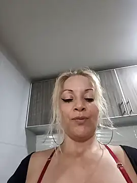 Snapshot of Fenix_528 chatting on January 26, 2025, 11:06 am Fenix 528 online show from January 26, 2025, 11:06 am