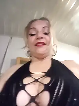 Snapshot of Fenix_528 chatting on February 10, 2026, 12:37 am Fenix 528 online show from February 10, 2026, 12:37 am