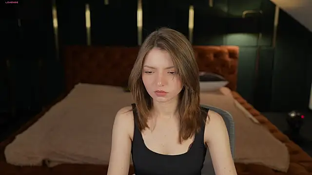 Michelle 054 online show from November 2, 2025, 12:02 am