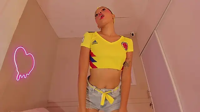 Snapshot of dani_skinny_ chatting on November 10, 2025, 11:42 am dani skinny online show from November 10, 2025, 11:42 am