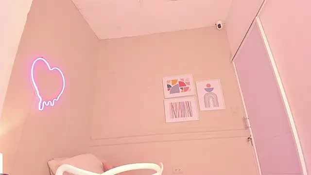 Snapshot of dani_skinny_ chatting on November 15, 2025, 11:51 am dani skinny online show from November 15, 2025, 11:51 am