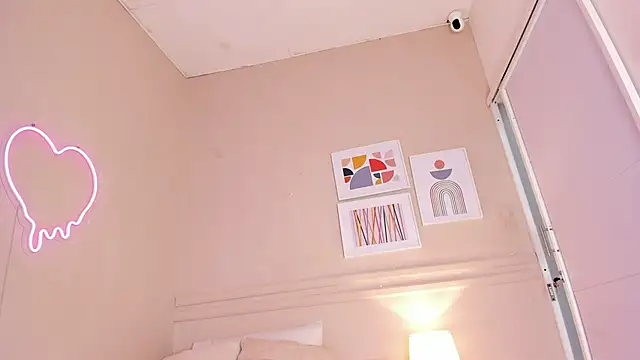 Snapshot of dani_skinny_ chatting on November 21, 2025, 11:42 am dani skinny online show from November 21, 2025, 11:42 am