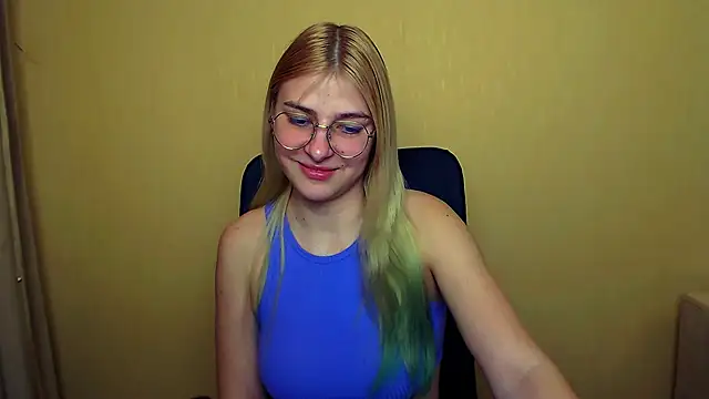 Luna Lush  online show from January 31, 2025, 11:35 am