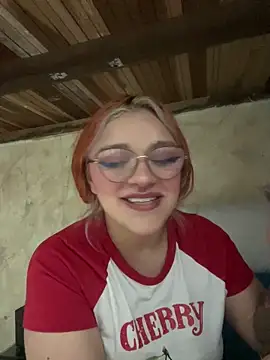 SophiaWeestt99 online show from November 7, 2025, 2:55 am