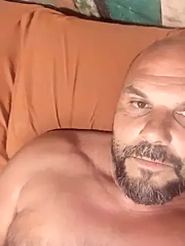 Snapshot of Javierchico chatting on June 2, 2026, 10:23 pm Javierchico online show from June 2, 2026, 10:23 pm