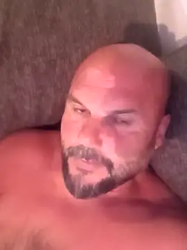 Snapshot of Javierchico chatting on June 20, 2026, 8:55 pm Javierchico online show from June 20, 2026, 8:55 pm