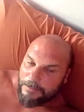 Snapshot of Javierchico chatting on July 8, 2026, 3:49 pm Javierchico online show from July 8, 2026, 3:49 pm
