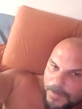 Snapshot of Javierchico chatting on July 18, 2026, 5:28 pm Javierchico online show from July 18, 2026, 5:28 pm