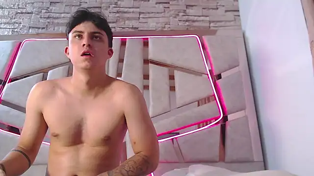 Snapshot of mia_and_austin chatting on February 15, 2025, 11:47 pm mia and austin online show from February 15, 2025, 11:47 pm