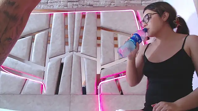 Snapshot of mia_and_austin chatting on March 16, 2025, 4:09 am mia and austin online show from March 16, 2025, 4:09 am