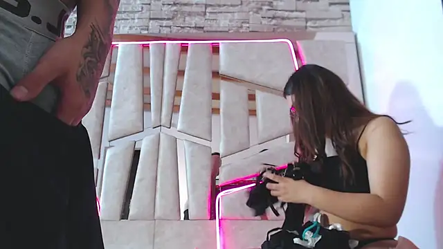 Snapshot of mia_and_austin chatting on March 22, 2025, 1:00 am mia and austin online show from March 22, 2025, 1:00 am