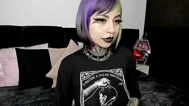 Snapshot of NikkiRamone chatting on February 15, 2025, 5:09 am NikkiRamone online show from February 15, 2025, 5:09 am