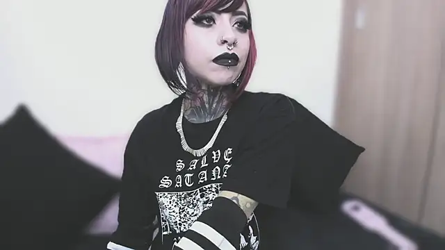 Snapshot of NikkiRamone chatting on September 11, 2025, 10:48 am NikkiRamone online show from September 11, 2025, 10:48 am