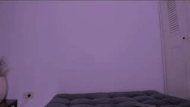 Snapshot of Miiafoxxx chatting on September 27, 2025, 2:27 am Miiafoxxx online show from September 27, 2025, 2:27 am