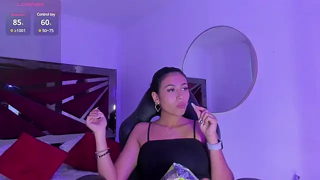 ZaraLim online show from January 22, 2025, 4:12 pm