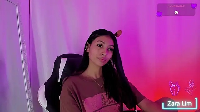 ZaraLim online show from October 6, 2025, 2:03 pm