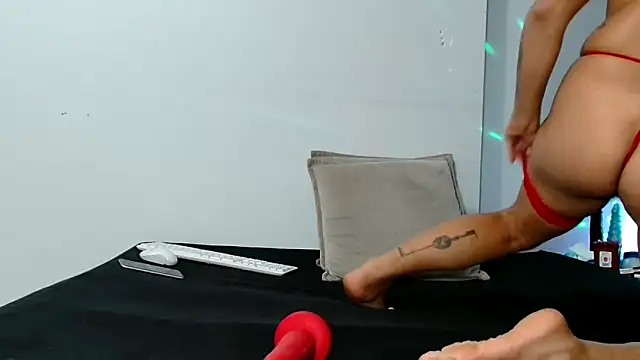 Snapshot of Bitter_ chatting on November 10, 2025, 7:46 pm Bitter online show from November 10, 2025, 7:46 pm