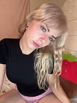 Snapshot of SirenitySirenxx chatting on January 10, 2025, 1:42 am SirenitySirenxx online show from January 10, 2025, 1:42 am