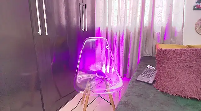 Snapshot of thiagowes chatting on December 13, 2024, 8:37 pm thiagowes online show from December 13, 2024, 8:37 pm