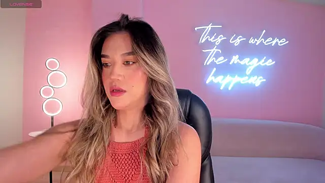 Snapshot of RebeccaHudson chatting on March 12, 2025, 2:52 am RebeccaHudson online show from March 12, 2025, 2:52 am