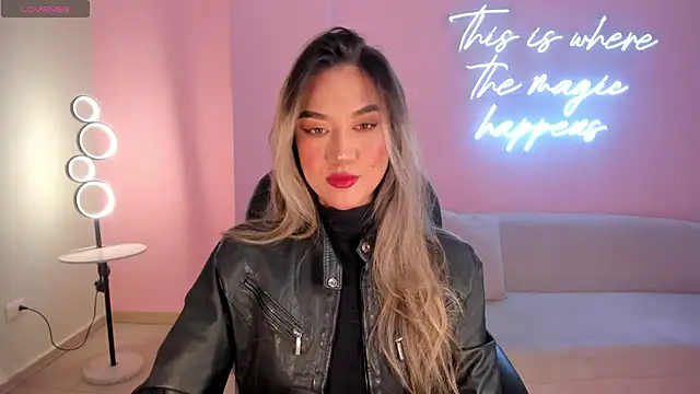 Snapshot of RebeccaHudson chatting on March 15, 2025, 3:07 am RebeccaHudson online show from March 15, 2025, 3:07 am