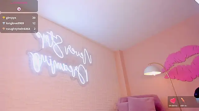 Snapshot of RebeccaHudson chatting on March 19, 2025, 9:06 am RebeccaHudson online show from March 19, 2025, 9:06 am