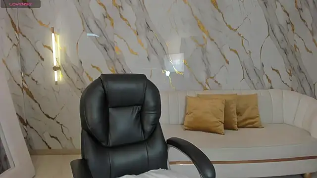 Snapshot of RebeccaHudson chatting on September 18, 2025, 7:16 pm RebeccaHudson online show from September 18, 2025, 7:16 pm