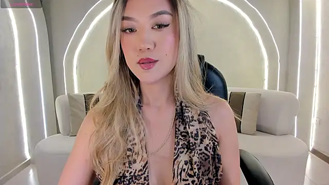 Snapshot of RebeccaHudson chatting on May 12, 2026, 7:44 pm RebeccaHudson online show from May 12, 2026, 7:44 pm