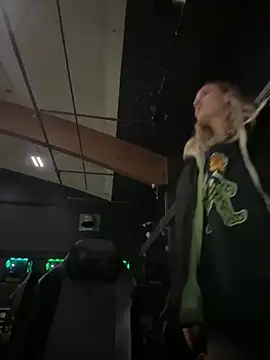 M1ssyk1ssy online show from January 17, 2025, 11:07 pm