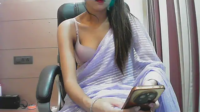 Snapshot of collage_hoty chatting on September 15, 2025, 5:13 pm collage hoty online show from September 15, 2025, 5:13 pm