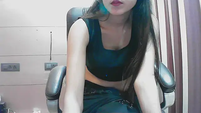 Snapshot of collage_hoty chatting on November 12, 2025, 6:19 pm collage hoty online show from November 12, 2025, 6:19 pm