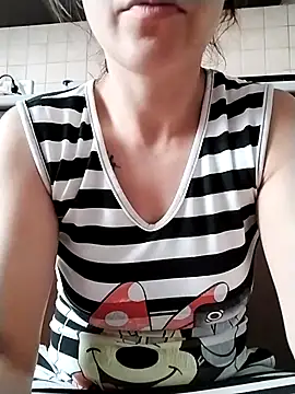 ladyrrr online show from July 22, 2026, 10:07 am