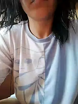 ladyrrr online show from August 5, 2026, 1:47 pm