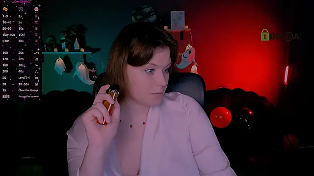 nikole kitt online show from October 26, 2025, 8:04 pm