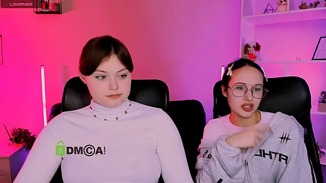 nikole kitt online show from December 15, 2025, 8:02 pm